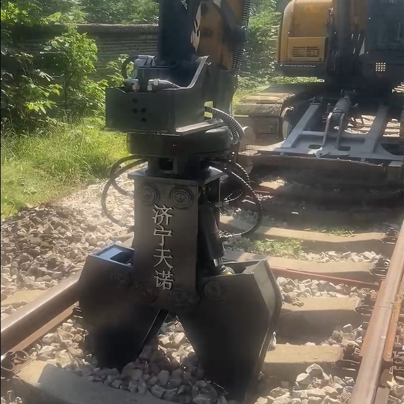 360° Rotating clamshell rail clamp bucket for Railway Maintenance and repairs